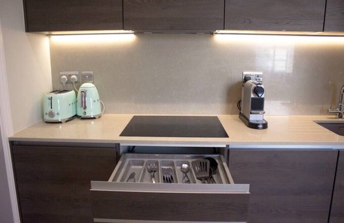 Queen's Gate Condominio | Premium location studio in area Kensington.