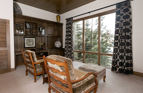 Deer Valley Condominio | Premium Luxury Three Bedroom Suite with Hot Tub 3 Apartment Hotel by RedAwning