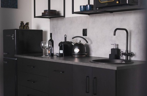 Smichov Apartamento | Premium Smichov City Elite: Chic Industrial Suite