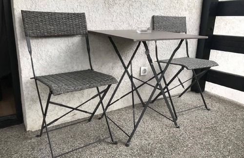 Velenje Casa | Prenočišča MRAZ *** Habitación individual clásica, baño privado, balcón, vista a las colinas