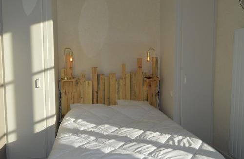 Linge Casa | Presbytère écorénové avec terrasse et vue sur étang, proche Parc Naturel Régional de la Brenne - FR-1-591-180