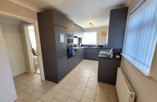 Colchester Casa | President Road- A Spacious and homely four bed house by Catchpole Stays