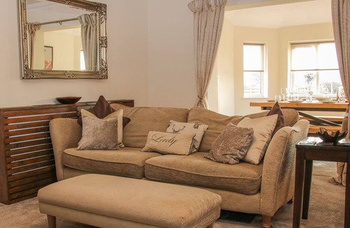 Halfway House Casa | PRESTBURY HOUSE, pet friendly, with open fire in Llandrinio