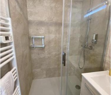 Les Iles Apartamento | Prestige Romantique "Comme a Venise" avec terrasse sur la Moselle en plein centre historique du quartier des îles de Metz - parking inclus - CHANGEMENT DE GESTIONNAIRE