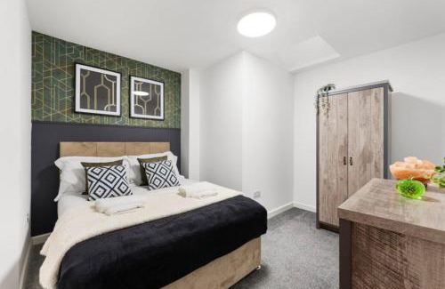 Gabalfa Apartamento | Prestige Stays Cardiff Spacious 3-Bedroom Apartment with Private Garden near Cardiff University & Heath Hospital
