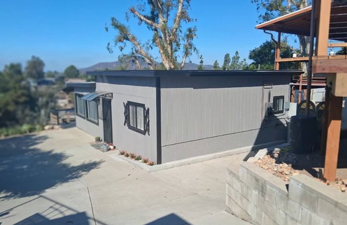 Fletcher Hills Cabaña | Prestigious location with a view