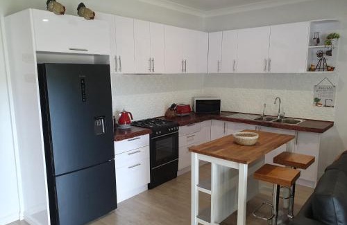 Lowden Casa | Preston Valley Shed Stay