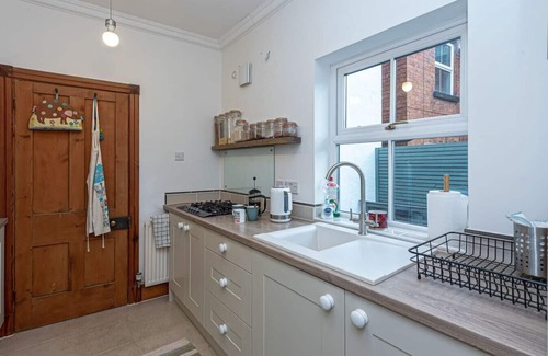 Ruthin Casa | Preswylfa Ruthin · Beautiful Redbrick Home in Ruthin Centre & Parking