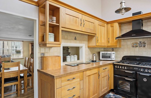 Torrington Cabaña | Pretty 2 bed cottage & garden, Torrington