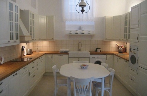 idhra Casa | Bonita casa de 3 dormitorios en la ciudad de Hydra cerca del puerto, sin escalones, patio de pvt