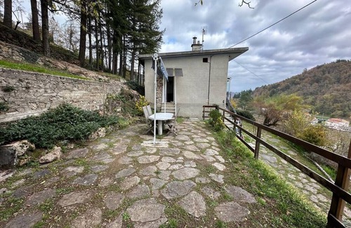 Chamalieres-sur-Loire Casa | Pretty cottage overlooking the Loire Valley and Château d'Artias
