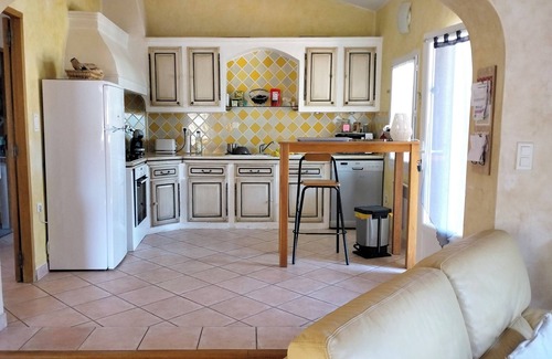 Saint-Saturnin-les-Apt Casa | LA VILLA CONSTANCE BONITA VILLA PROVENZAL EN EL CORAZÓN DEL PARQUE LUBÉRON