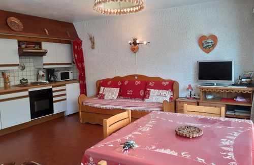 Flumet Apartamento | estudio espacioso, tranquilo y soleado, a 50 kilometros de Chamonix
