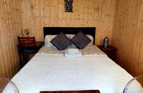 Fryent Apartamento | Pretty Studio with a Private Terrace