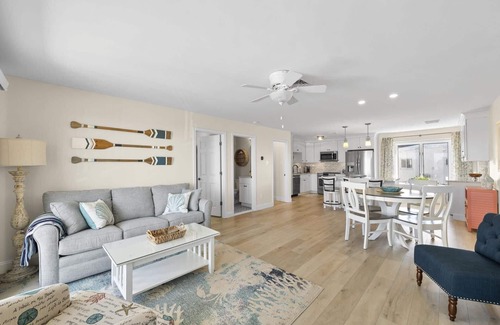 Avalon Condominio | Pretty updated 2bed/1bath unit at the Merrimac Resort Condominiums