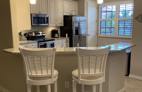 Biggar Condominio | PRICE REDUCED SEPT & OCT 25 Beautiful 3 BR 2.5 Bath Paseo Townhome in a Quad