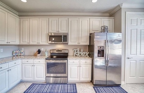 Biggar Condominio | PRICE REDUCED SEPT & OCT 25 Beautiful 3 BR 2.5 Bath Paseo Townhome in a Quad
