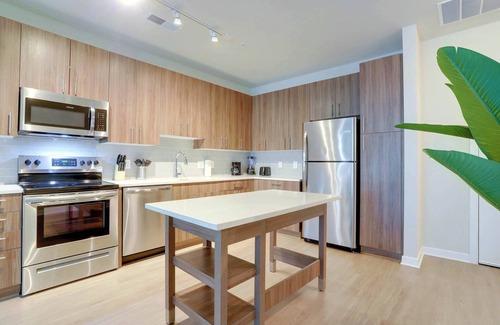 Jefferson Manor Apartamento | Prime Alexandria Location | Spacious Apt