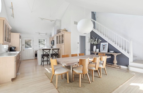 Village of East Hampton Casa | PRIME BEACH HOUSE. 1 Block From One of The Best Beaches in America! Main Beach!