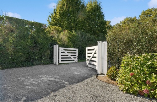 Village of East Hampton Casa | PRIME BEACH HOUSE. 1 Block From One of The Best Beaches in America! Main Beach!