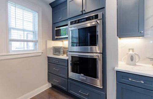 Highland Park Casa | Prime Boston Location: Spacious 5BR, 6 Beds, 2.5 Baths, Sleeps 12, Free Parking!