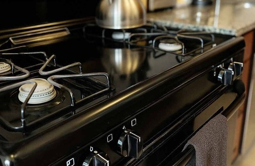 Old Irving Park Apartamento | Prime City Stay in a 1BR Apt