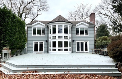 Village of East Hampton Casa | Prime East Village Location - Walk to All!!