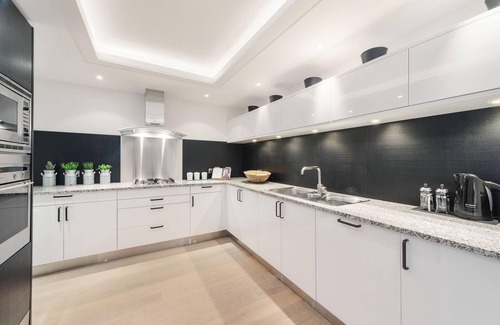 Brompton & Hans Town Casa | Prime Knightsbridge Mews - 4 bed House