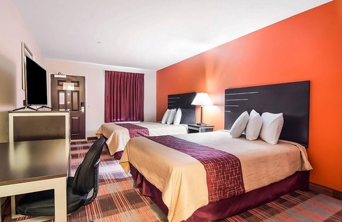 Mableton Hotel | Prime Location! Free Parking, Short Drive to Milford Park and Frog Rock