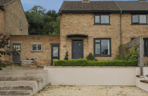 Sheffield Casa | Prime Location, Modern 2br House