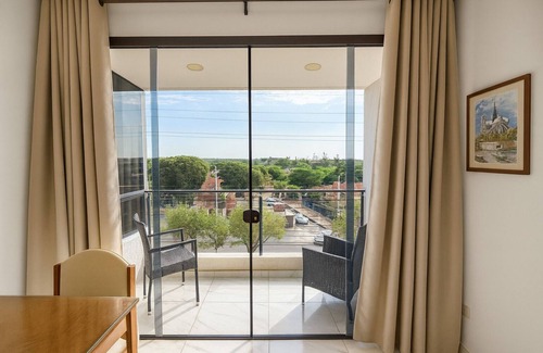 Asuncion Apartamento | “Prime Location Near Shopping Malls & Airport”