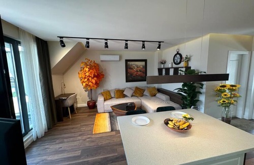 Varna City Centre Apartamento | Prime Location! Outdoor Dining!