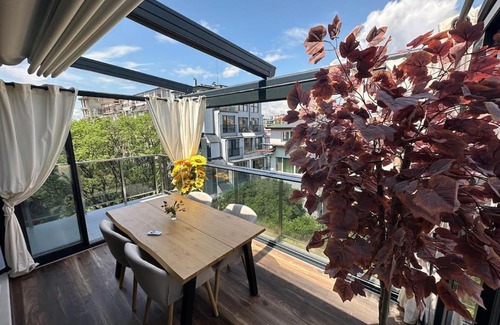 Varna City Centre Apartamento | Prime Location! Outdoor Dining!