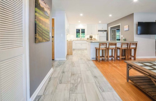 Bashford Manor Casa | Prime Location | Spacious 3-BR First Floor Unit!