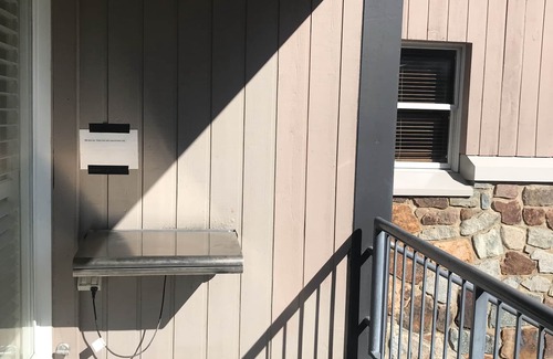 Thredbo Apartamento | Prime position meters to the village, spectacular views and undercover parking