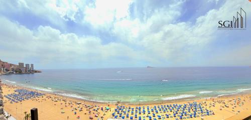 Benidorm Apartamento | Primera línea de playa- First line Beach