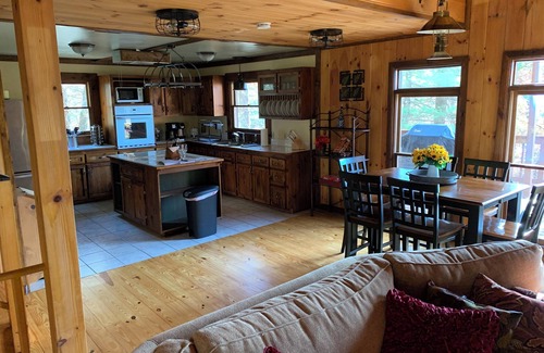 Tiger Cabina | Prince Oswald's Tiger Tree House - Charming 3-bedroom Cabin in Tiger, GA