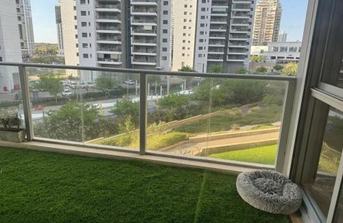 Netanya Apartamento | Prince Palace Poleg Beach 4BR 150M Ir Yamim