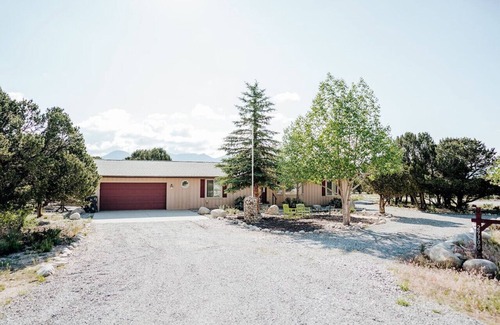 Buena Vista Casa | Princeton View 3BR w/perfect backyard for dogs