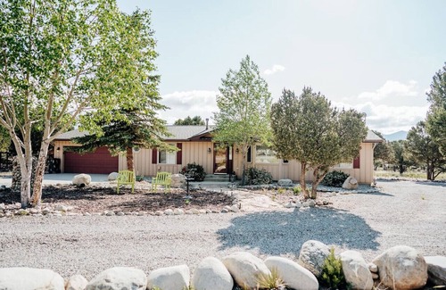 Buena Vista Casa | Princeton View 3BR w/perfect backyard for dogs