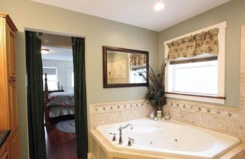 Belfast Casa | Pristine Lakehouse on Swanlake