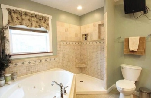 Belfast Casa | Pristine Lakehouse on Swanlake