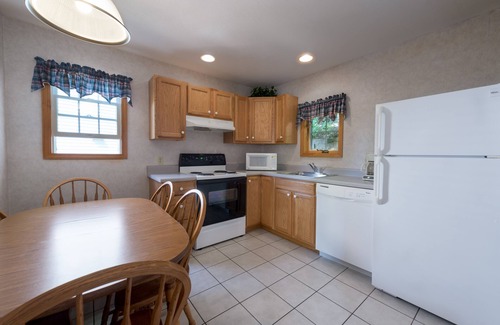 Lake George Casa | Pristine Rental Houses In The HEART of Lake George. Hotel Amenities. Heated Pool