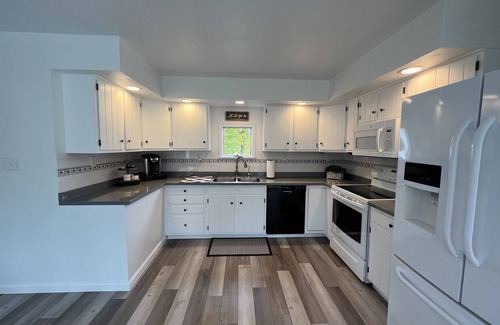 Lawrenceville Cabaña | Pristine Waterfront Cottage on the Deer River