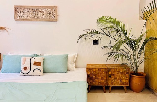 Tapovan Apartamento | Prithvi Hotel Rishikesh - Aesthetic Quite Rooms With Smart TV, AC, WiFi and free airport pickup for