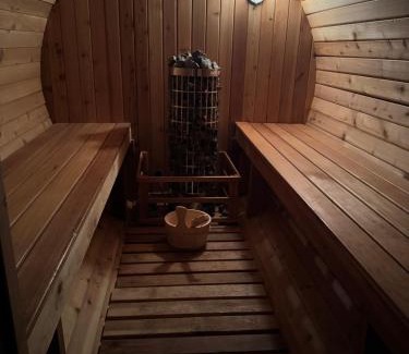 Breskens Casa | Privé wellness Zen aan zee met jacuzzi barrelsauna en infraroodsauna