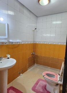 SOUR JDID Casa | privat Room in Shard Appartement step by mosquée Hassan 2