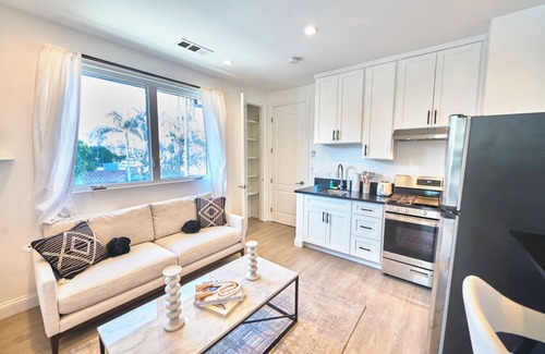 The Flats Casa | Private 1BR Apt. Perfect for a Couple's Getaway!