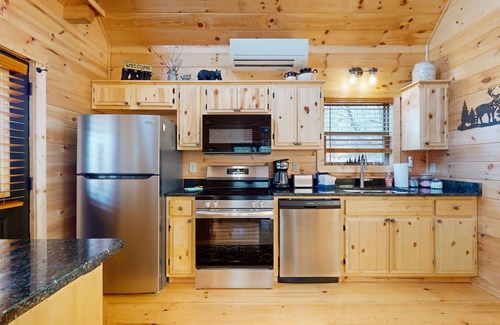 Murphy Casa | Private 1BR Cabin In Murphy with Mountain Views, Wifi, and Full Kitchen