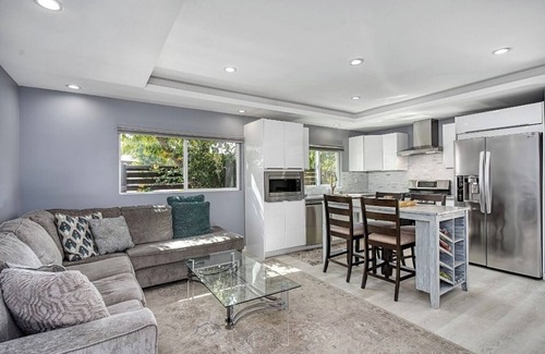 Calabasas Apartamento | Private 2+2 Unit in Calabasas